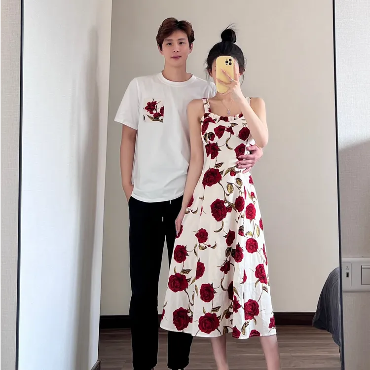 情侣装夏季度假风收腰碎花女连衣裙复古设计感百搭男短袖T恤