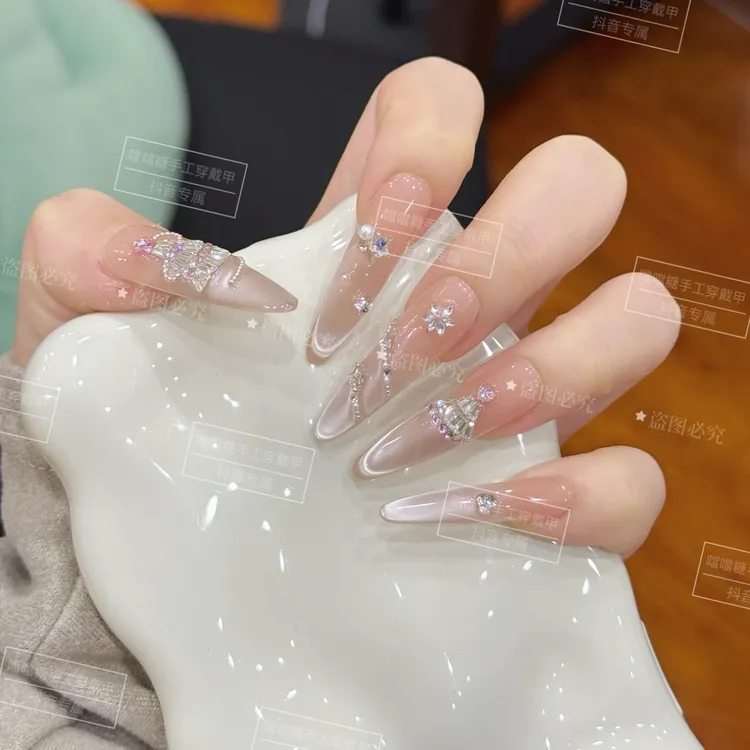 【圣诞星夜】高级感渐变猫眼显白纯手工穿戴甲贴片美甲法式轻奢风格