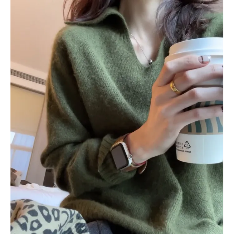 韩系复古森系绿色翻领浣熊绒毛衣女2025秋冬新款高级感显瘦针织衫