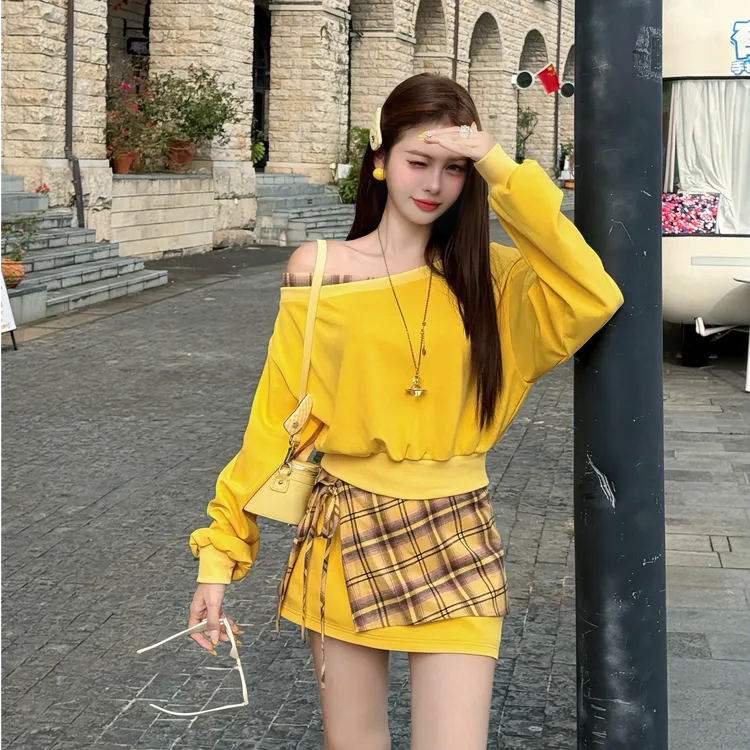 【十一家】原创【港畔棕情】拼接露肩长袖上衣女格纹半裙套装LJD90102