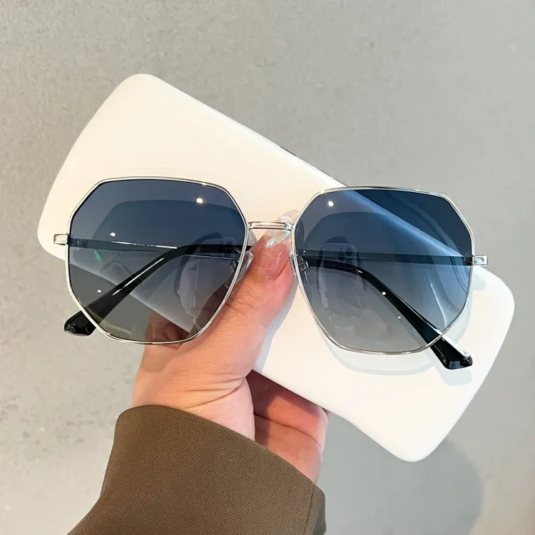 蓝色偏光太阳镜男士多边形开车墨镜金属边框潮海边眼镜女圆脸高清