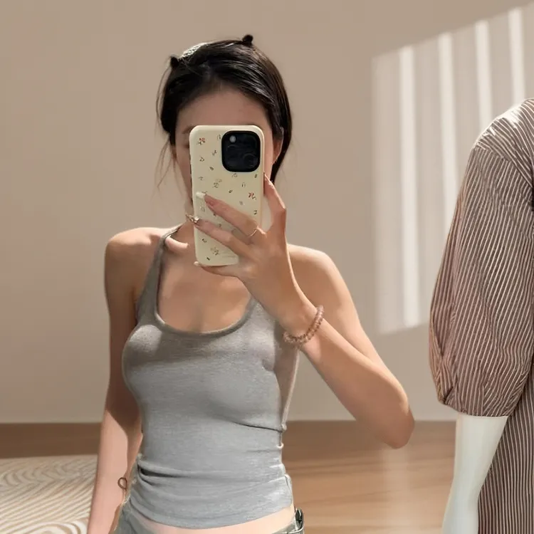 灰色U领带胸垫一体吊带背心女内搭打底遮副乳修身显瘦无袖小上衣