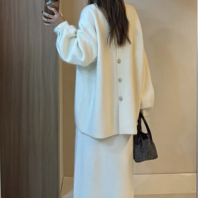 2025秋冬款女装时尚舒适纯欲慵懒风针织毛衣气质显瘦半身裙两件套