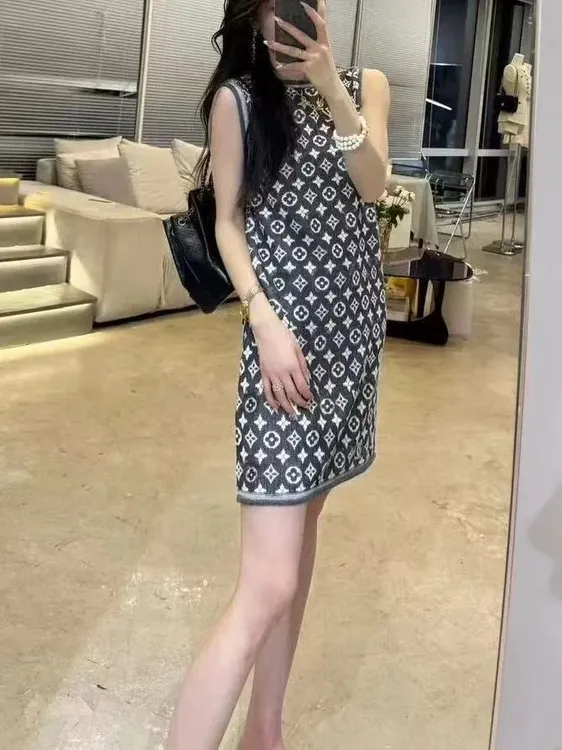 2025夏季新款女装裙子针织直筒无袖连衣裙M035