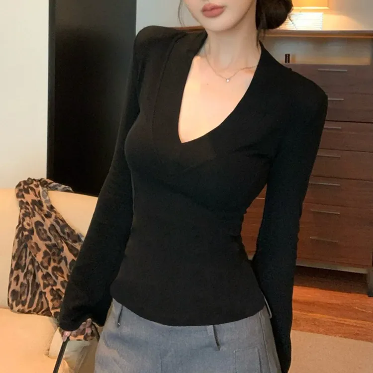 复古港式深V领修身长袖t恤女秋冬季设计感喇叭袖打底衫加绒 上衣