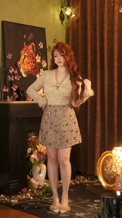 【Yi.ze】现货加绒保暖大码胖MM2025冬季微胖遮肉气质蕾丝磨毛上衣