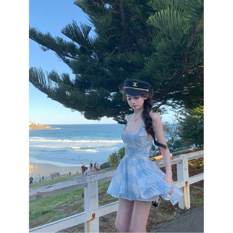 法式气质绝美吊带连衣裙女夏季新款修身显瘦高级感纯欲A字裙短裙