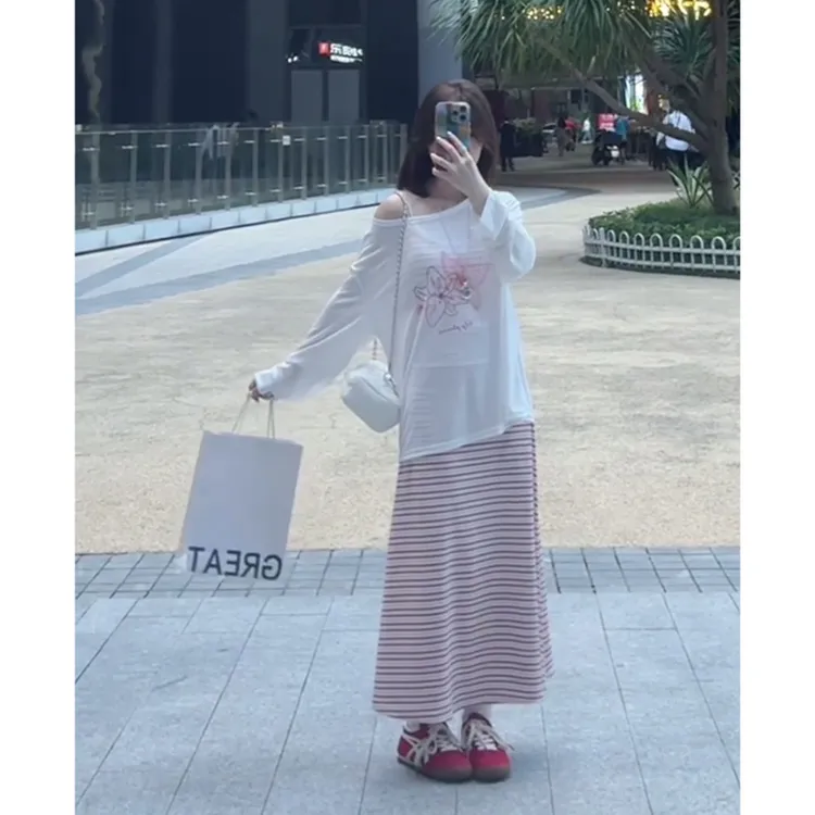 2025早秋新款女韩系穿搭露肩长袖印花T恤上衣收腰条纹吊带连衣裙