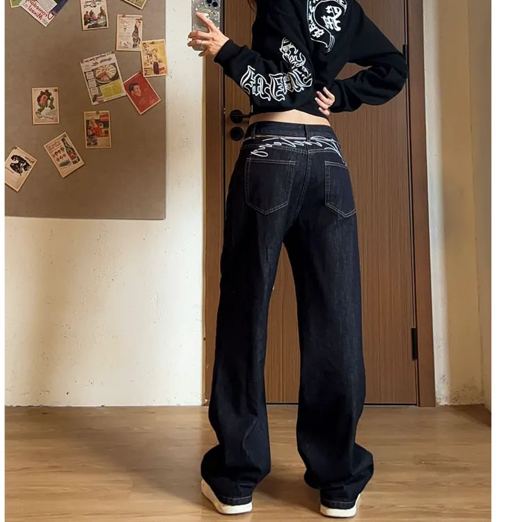 WANWAN万万同款慵懒风刺绣男友风直筒牛仔春秋显瘦休闲黑色