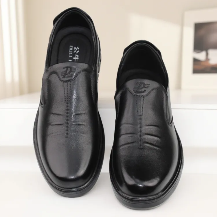 二哥2025全真皮头层牛皮男士上班软底英伦风透气休闲爸爸鞋9629