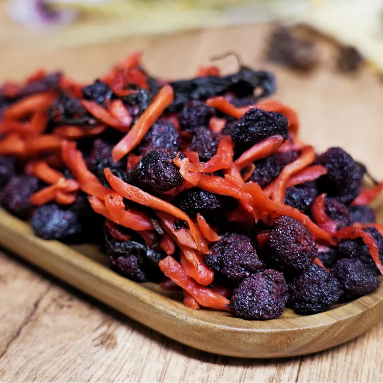 紫苏杨梅 大颗鲜杨梅制成手工湿杨梅干酸甜咸香零食特产