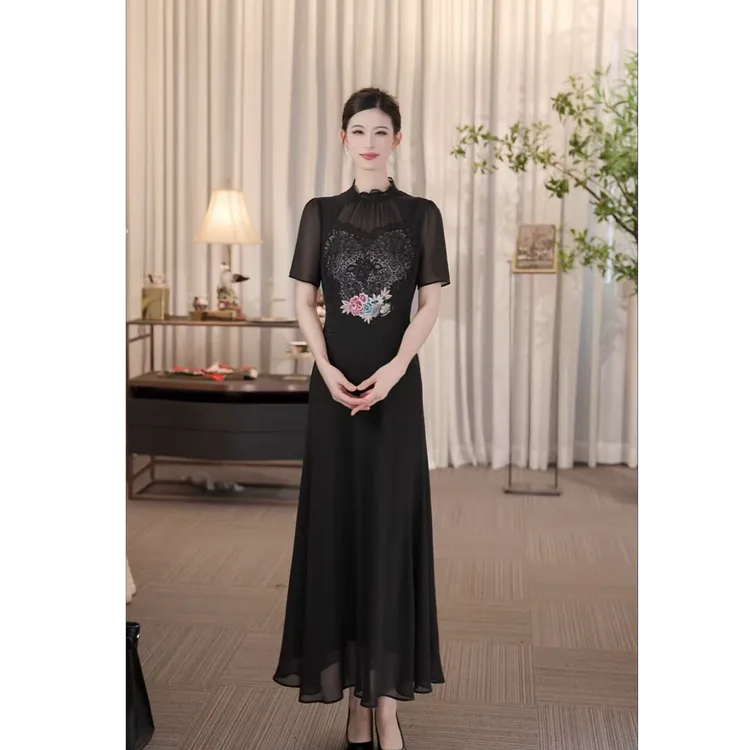 SUSSI古色丨“黑牡丹”法式重工蕾丝短袖定制苏绣皇后领连衣裙女