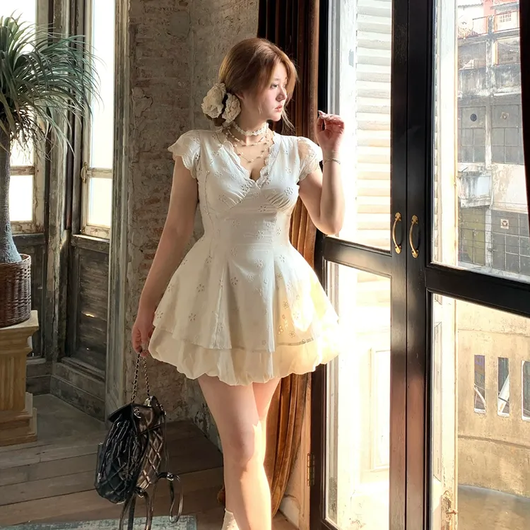 【塞纳白露庭】镂空花小飞袖甜美减龄小众女装A251Q0316