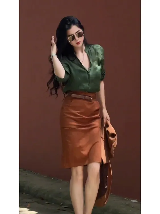 2025早秋季新款高端气质绿色衬衫包臀半身裙时尚减龄两件套装女