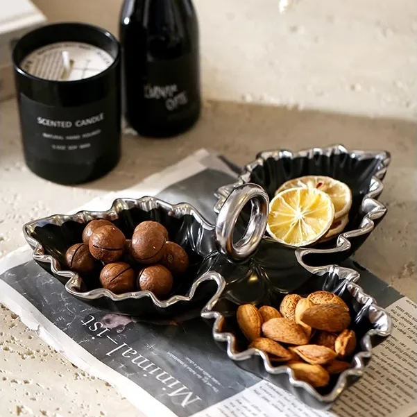 北欧风陶瓷三叶草干果盘坚果盘客厅家用水果盘陶瓷分格瓜子糖果盘