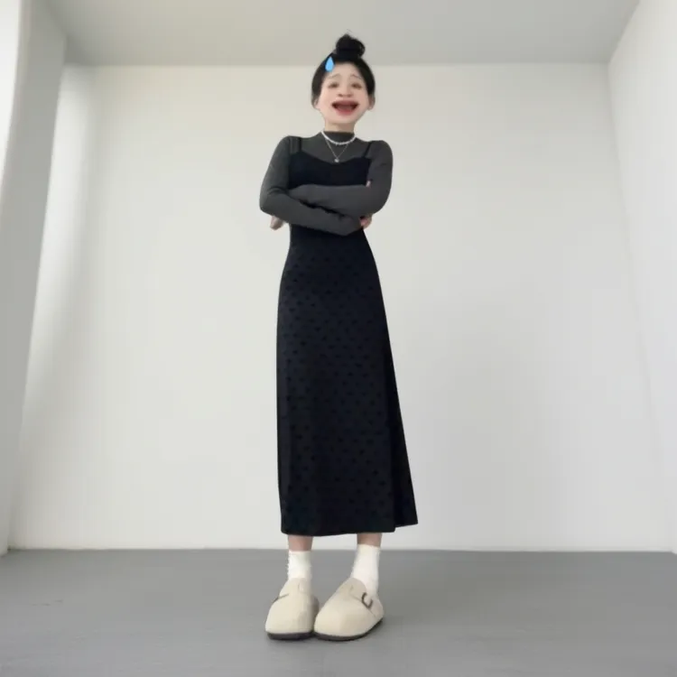 法式假两件半高领针织连衣裙女秋季2025新款显瘦气质长袖显瘦长裙