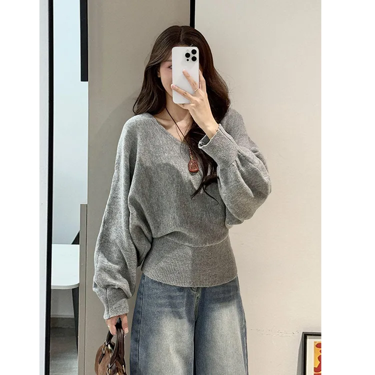 大码秋季遮肉显瘦V领针织衫女微胖mm慵懒风收腰毛衣宽松长袖上衣