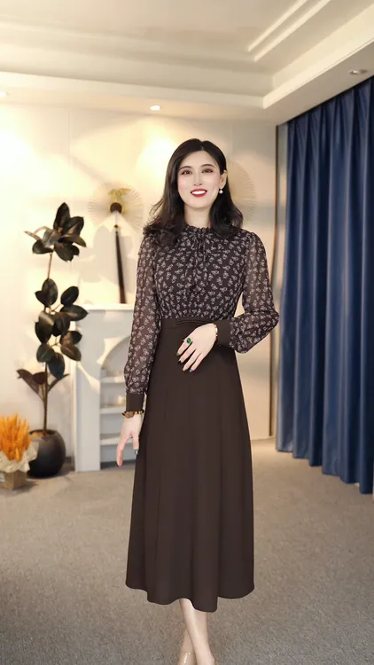 秋季圆领拼接不褪色高腰连衣裙裙子长裙长袖长款优雅9011