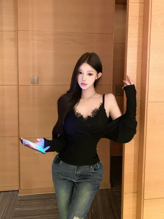 2025通勤风V领长袖收腰性感针织时尚套装法式纯欲风