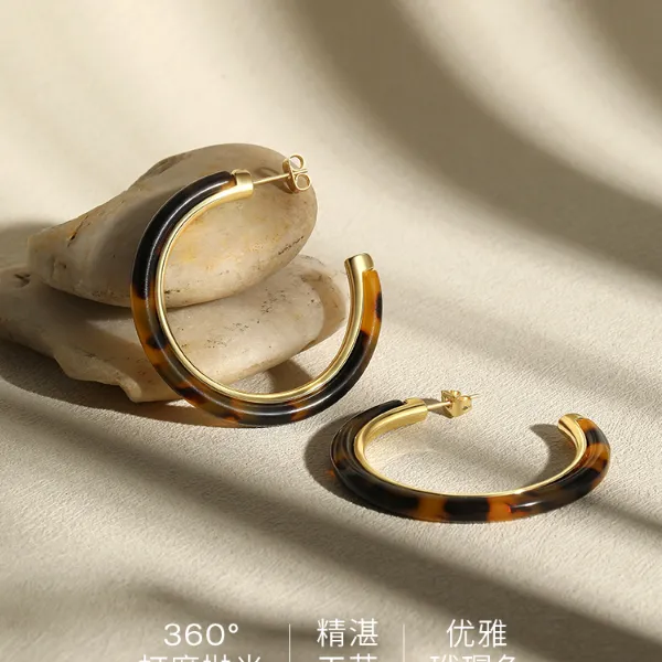AGATHA 铜合金树脂耳饰 明星同款玳冒耳环小众轻奢恋夏风高级感D商品图