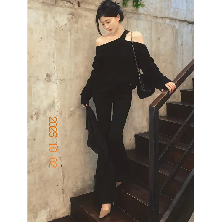韩系纯欲时尚高级感黑色绞花一字肩挂脖针织衫毛衣微喇叭裤套装女