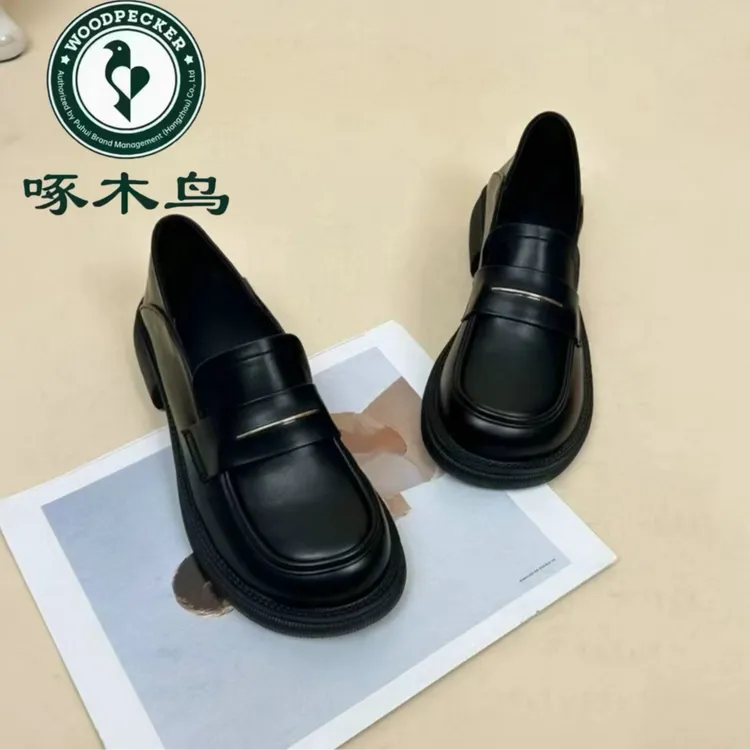 【啄木鸟品牌】专柜正品新款时尚百搭防滑轻便包头学院风小单鞋3678