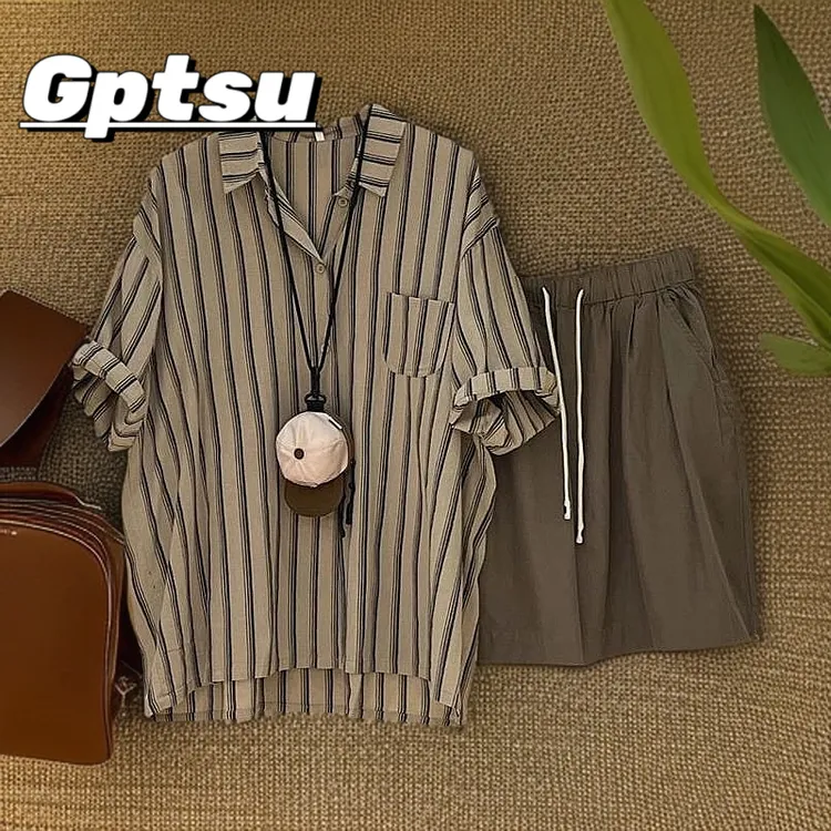 GPTSu夏季宽松特大码休闲套装男士韩版短袖条纹衬衫短裤两件套潮