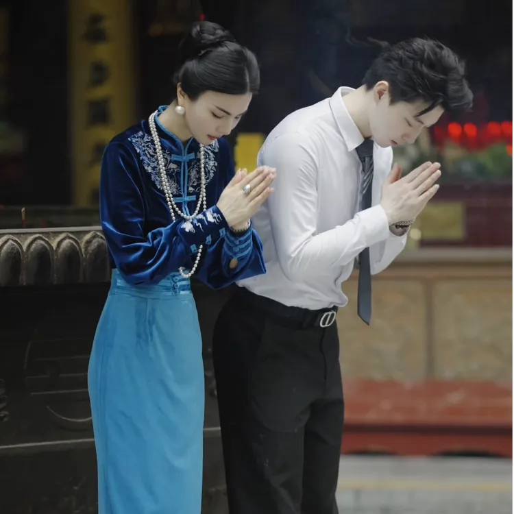 魏元高定/气质百搭金丝修身型刺绣国风盘扣套装-1029