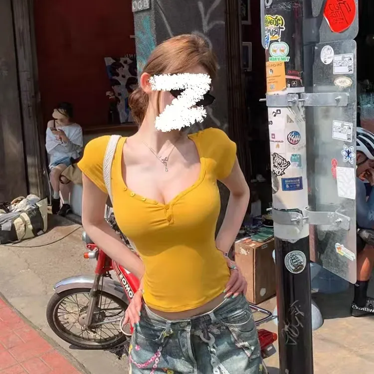 百搭新款纯欲桃心领正肩短袖T恤女夏季V领辣妹修身时尚上衣