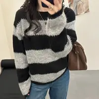 秋冬新款圆领时尚条纹针织衫女洋气长袖打底衫宽松显瘦套头毛衣女
