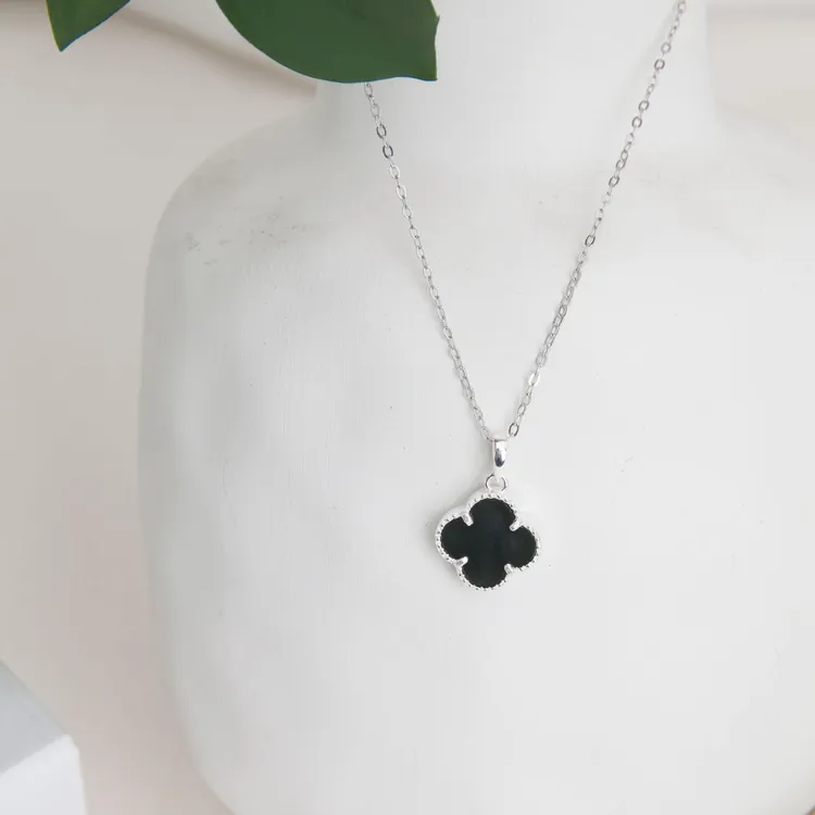 银镶嵌和田玉墨玉四叶草吊坠送女友轻奢双面百搭链精致坠链