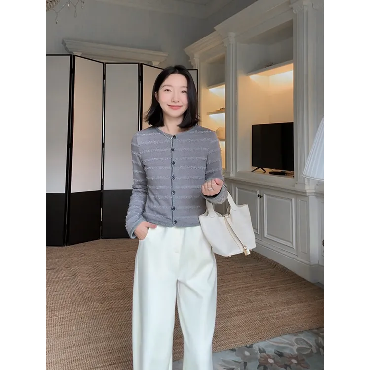 郭九九呢 气质圆领条纹显瘦长袖开衫加绒休闲弯刀裤 G925A15812