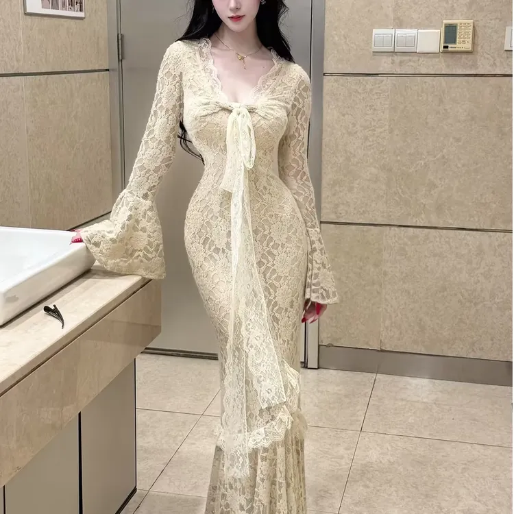 自制蕾丝温柔飘逸喇叭袖 梦情蕾丝连衣裙