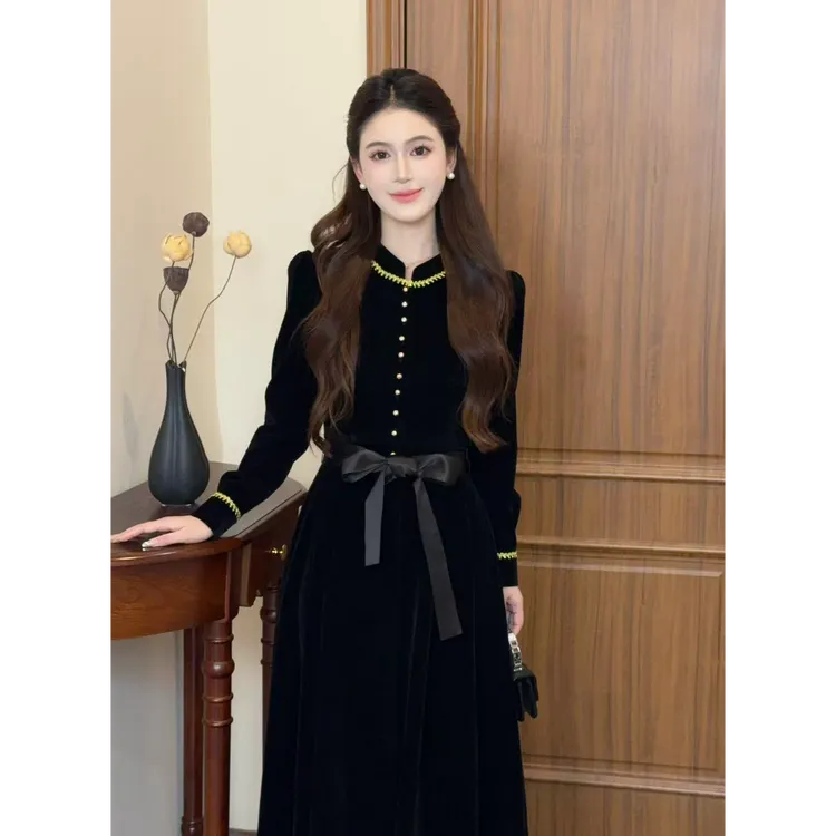 LiLi李李家【伯爵千金】法式赫本宫廷风黑色丝绒显贵连衣裙XMZH9673