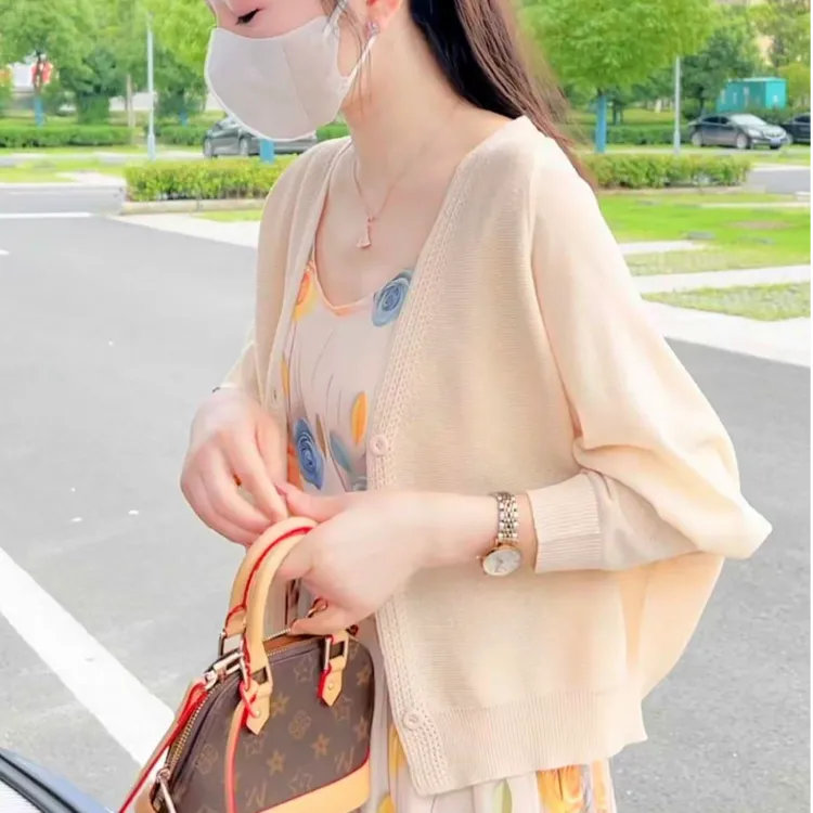 冰丝针织衫蝙蝠袖防晒开衫薄款外套女2025夏季气质空调衫上衣