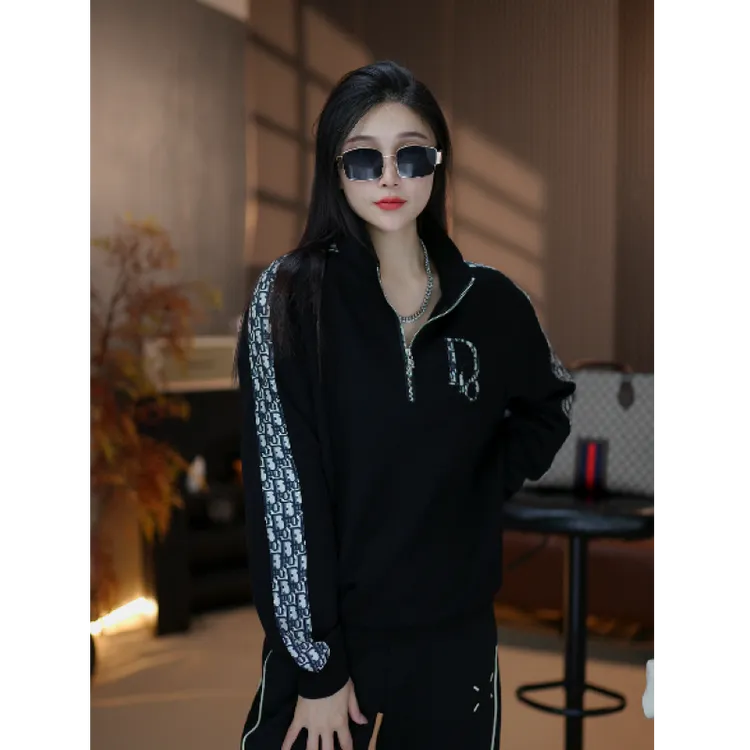 【麦森森专属】25秋定制圆领刺绣宽肩织带轻奢高级感显瘦卫衣重工潮