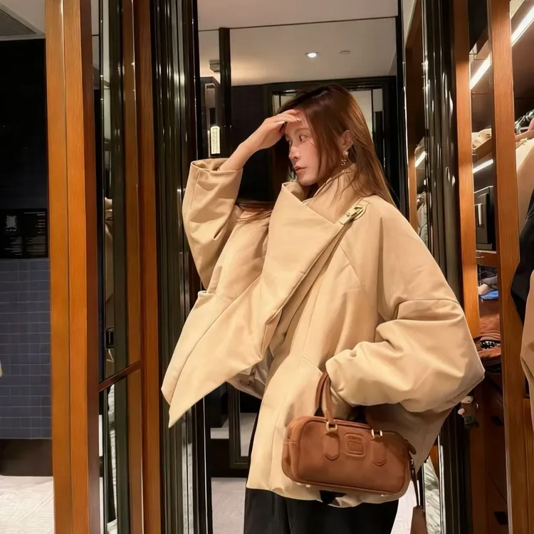 【达人专属】老钱风翻领短款羽绒服女冬季宽松90白鸭绒小个子外套