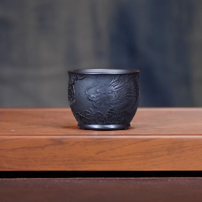 宜兴全手工原矿正宗茶具石黄刻龙行天下精品自用精致紫砂主人杯