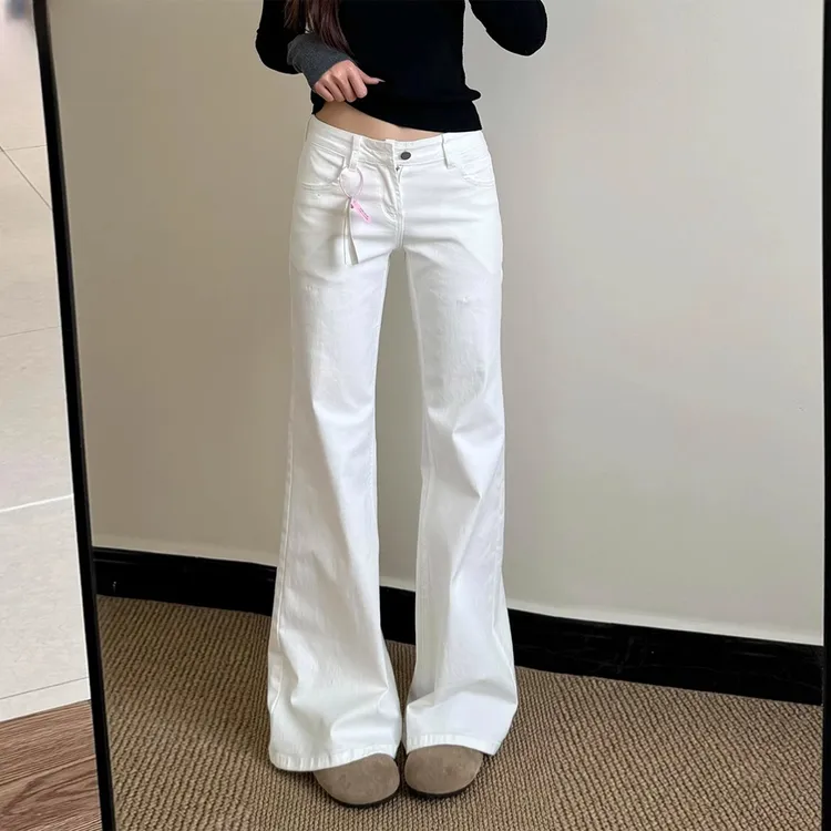 白色不贴腿微喇牛仔裤女2025秋季新款美式低腰辣妹显瘦微喇直筒裤