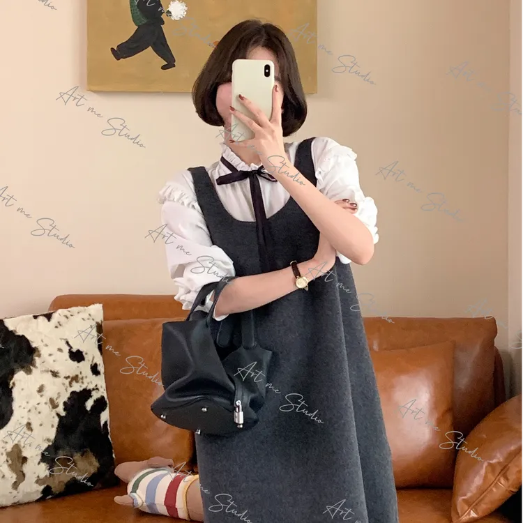 【ART ME】100绵羊毛柔弧U领剪裁轻软肌理三色裙w24653