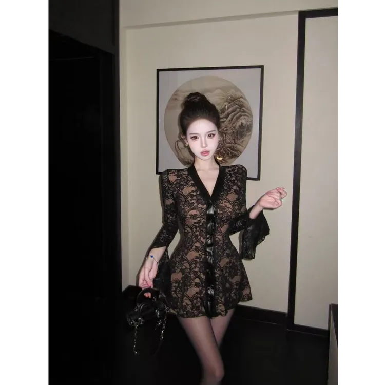 2026春季新款辣妹星闪亮片蕾丝修身显身材长袖连衣裙显瘦收腰短裙