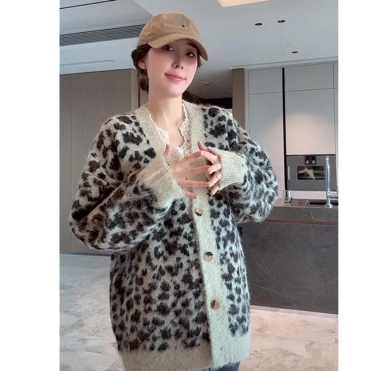 徐靖靖【豹纹毛衣】针织开衫女秋冬厚款时尚百搭洋气V领外套2509070