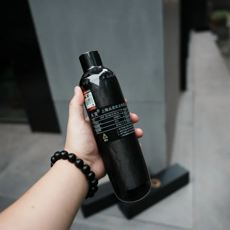 丛发碳纤维复合气瓶