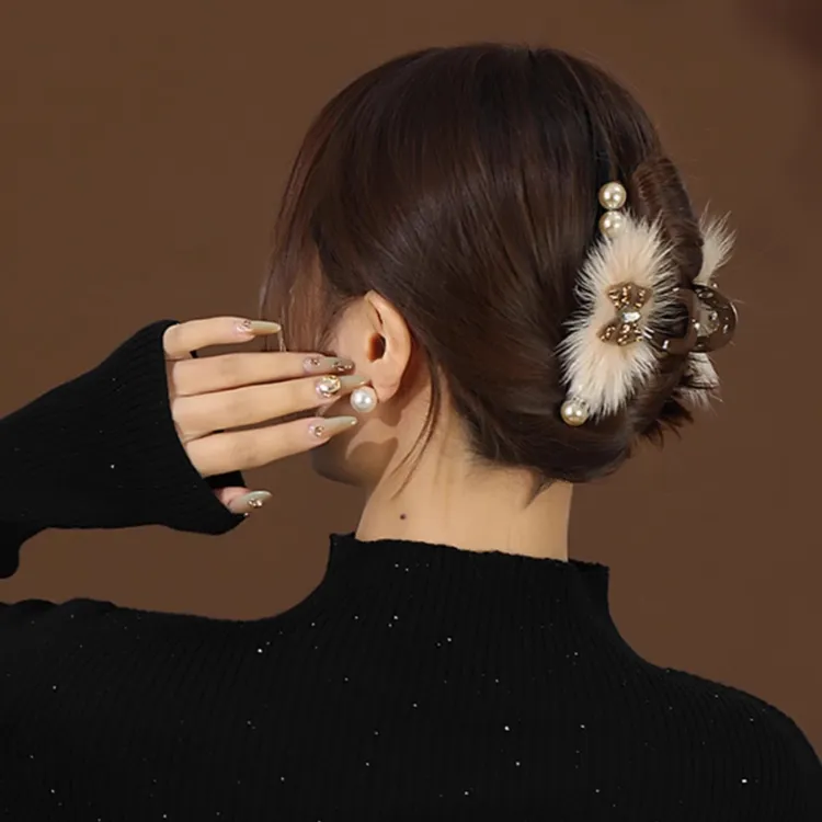 高档蝴蝶结毛毛发夹女新款发夹女款2025新款网红爆款抓夹