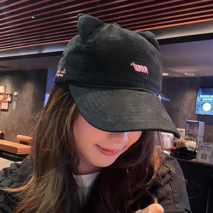 女休闲秋季可爱猫耳朵棒球帽潮流鸭舌帽刺绣ins字母帽子宽檐百搭