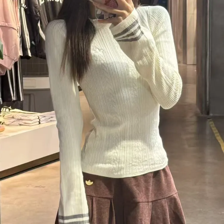 adidas/阿迪达斯圆领极简风短款修身精致秋冬长袖针织衫KS5965