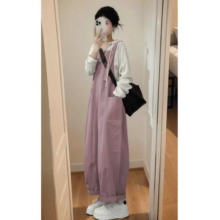 早春减龄背带裤一整套女2025新款休闲连帽条纹上衣工装粉色连体裤