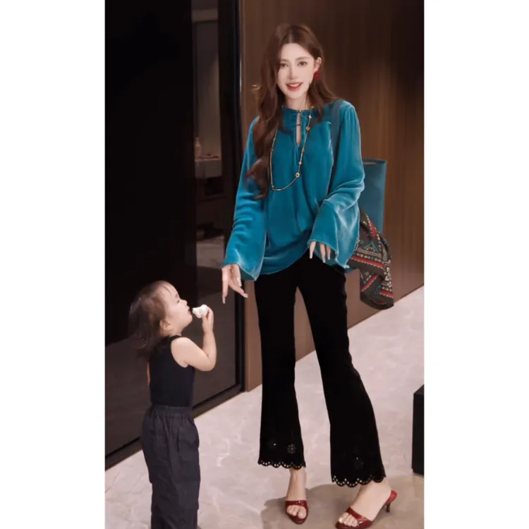 秋季时尚一整套女装2025新款气质丝绒长袖上衣显瘦微喇裤两件套潮