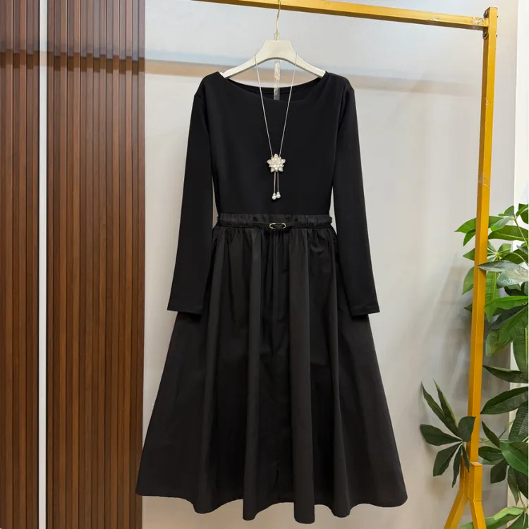 新款大码女装时尚气质简约大气方领高级感显瘦连衣裙