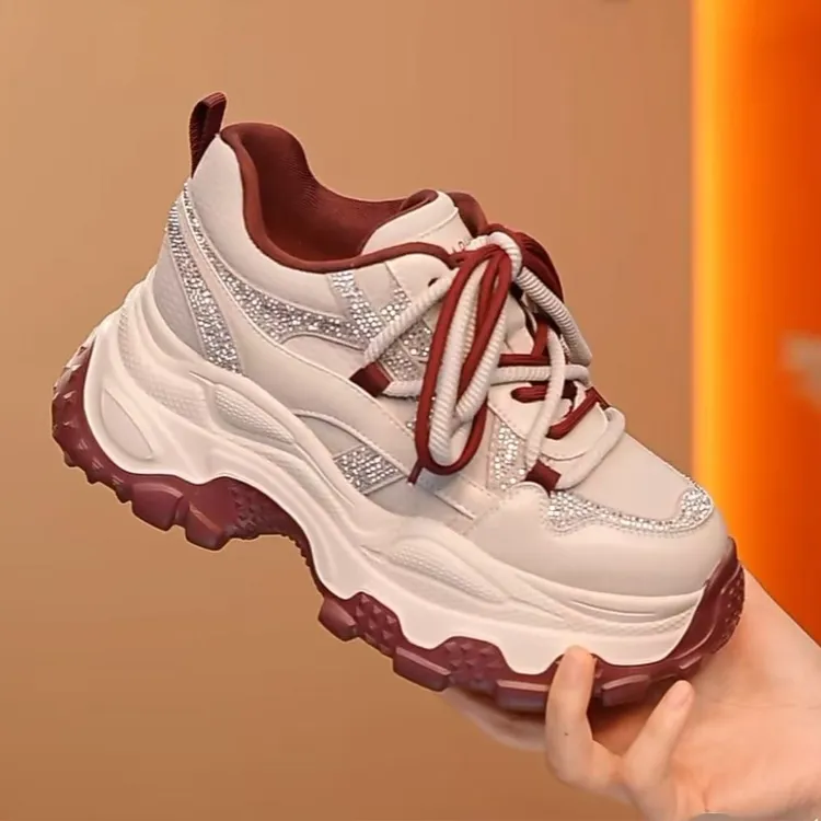 达芙妮秋冬2025新款厚底增高老爹鞋加绒时尚百搭潮流女鞋LL